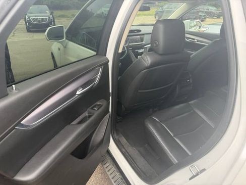 Used 2018 Cadillac XT5 Luxury w/ Trailering Package AWD/4WD image 8