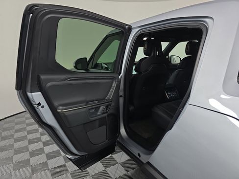 Used 2024 Rivian R1T Adventure AWD/4WD image 17
