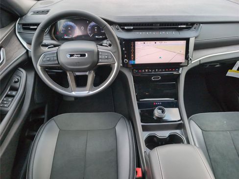 New 2026 Jeep Grand Cherokee Altitude RWD image 32