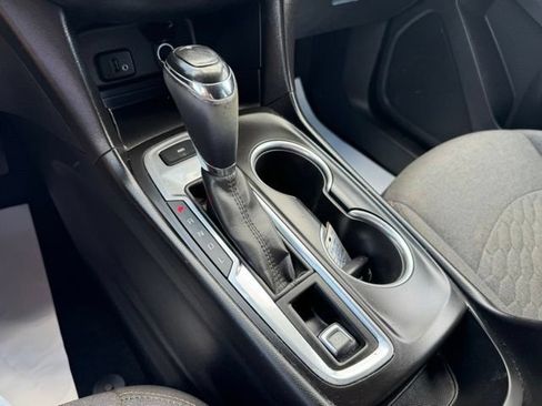 Used 2018 Chevrolet Equinox LT AWD/4WD image 10