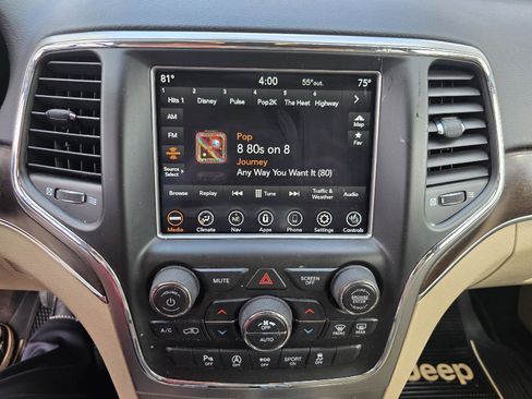 Used 2018 Jeep Grand Cherokee Limited w/ Luxury Group II image 18