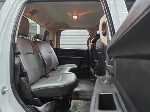 Used 2020 RAM 5500 Tradesman w/ Chrome Appearance Group AWD/4WD image 21