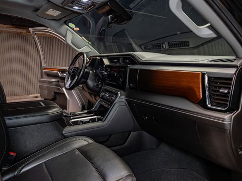 Used 2025 GMC Sierra 3500 Denali w/ Denali Reserve Package image 16