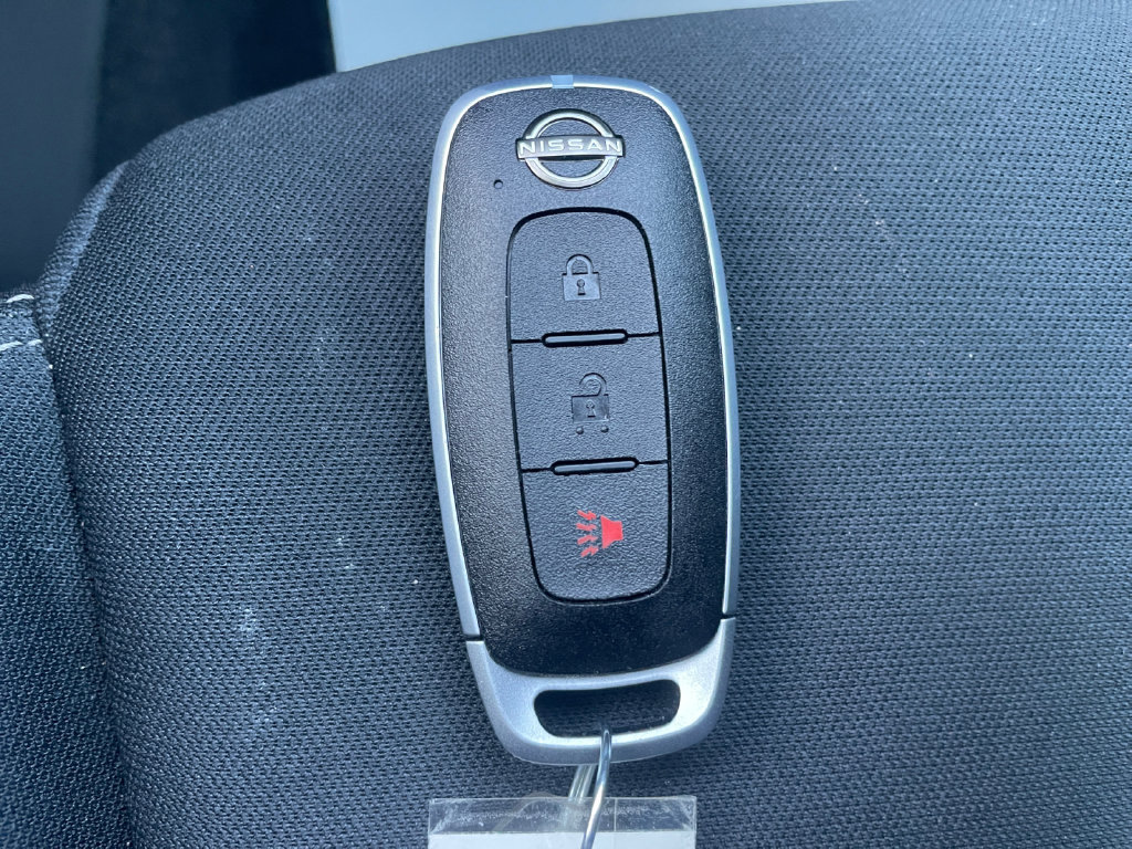 Used 2023 Nissan Rogue S AWD/4WD image 25