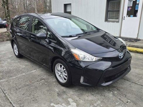 Used 2015 Toyota Prius V Three image 7