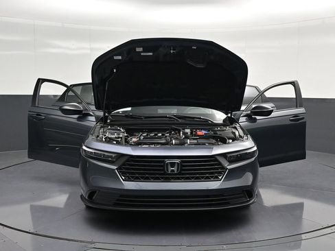 Used 2025 Honda Accord SE image 41