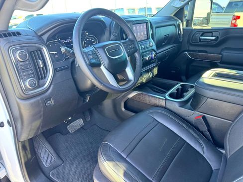 Used 2022 GMC Sierra 2500 Denali w/ Technology Package image 11