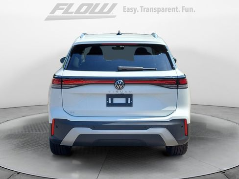 New 2026 Volkswagen Tiguan SE FWD image 6