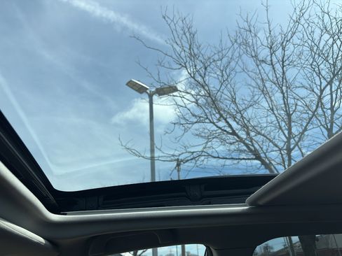 Used 2017 Subaru Forester 2.5i Premium image 7