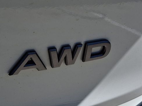 Used 2024 Nissan Rogue S AWD/4WD image 30