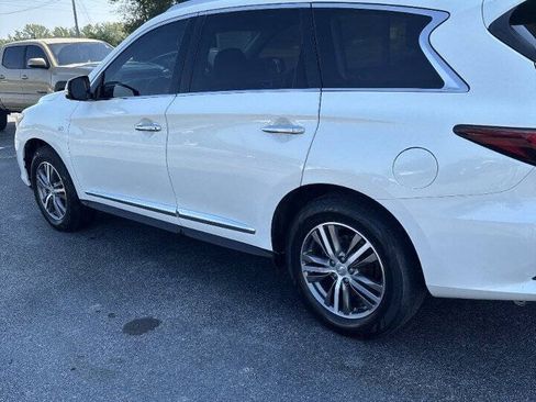 Used 2020 INFINITI QX60 Luxe w/ Essential Package FWD image 3