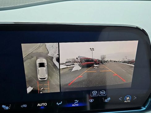 New 2026 Chevrolet Equinox EV LT image 19