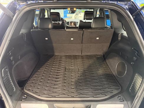 Used 2017 Jeep Grand Cherokee Limited w/ Luxury Group II image 10