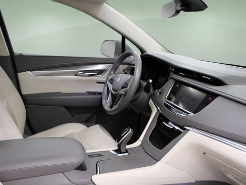 Used 2017 Cadillac XT5 Luxury image 15