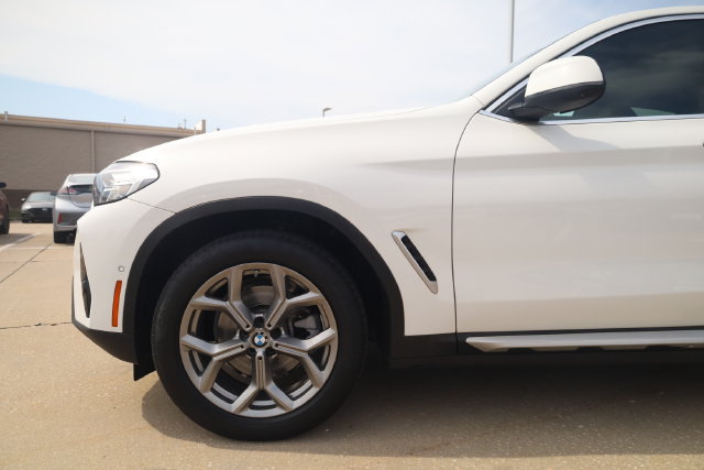 Used 2023 BMW X4 xDrive30i w/ Premium Package AWD/4WD image 10