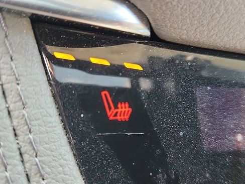 Certified 2022 Cadillac XT5 Premium Luxury image 38