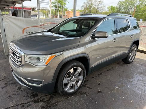 Used 2019 GMC Acadia SLT w/ LPO, Floor Liner Package image 8