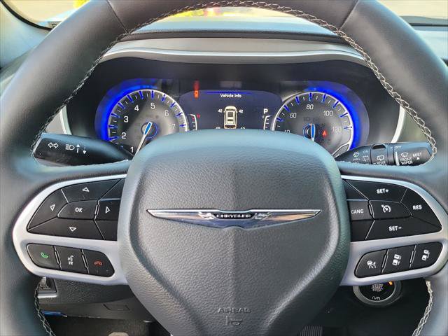 Certified 2025 Chrysler Pacifica Select FWD image 10