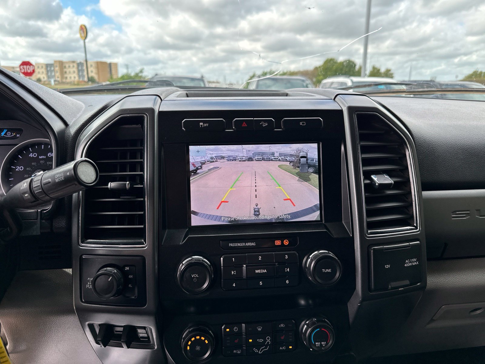 Used 2022 Ford F250 XLT w/ XLT Premium Package AWD/4WD image 23