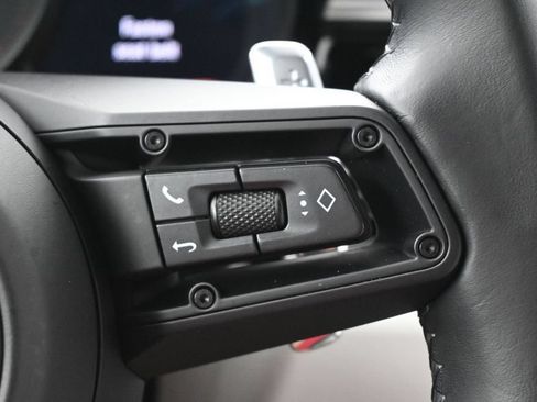 Certified 2024 Porsche Macan AWD/4WD image 21