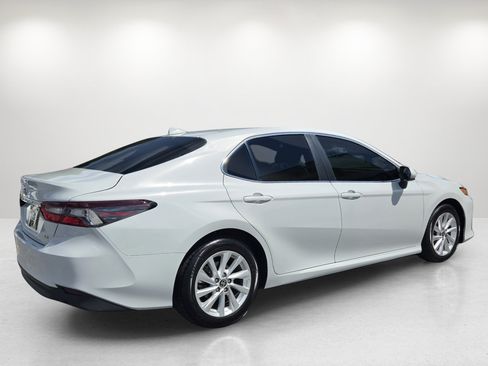 Used 2024 Toyota Camry LE FWD image 5
