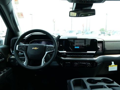 New 2026 Chevrolet Silverado 1500 LT w/ Leather Package AWD/4WD image 14