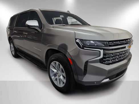 Used 2022 Chevrolet Suburban Premier RWD image 3