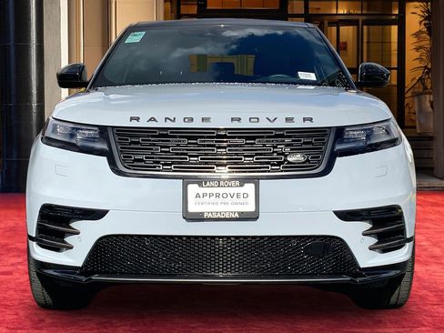 Used 2025 Land Rover Range Rover Velar Dynamic SE image 3