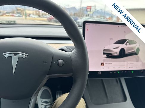 Used 2022 Tesla Model Y Performance image 22