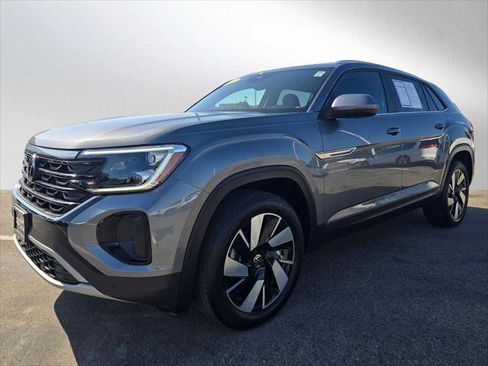 Used 2025 Volkswagen Atlas Cross Sport SE FWD image 8