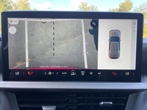 Used 2025 Ford Explorer ST-Line image 34