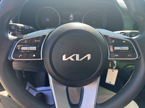 Used 2024 Kia Forte LXS image 10