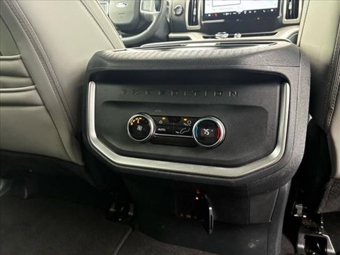 Used 2025 Ford Expedition Max Active AWD/4WD image 15