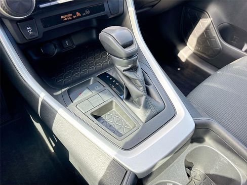 Used 2021 Toyota RAV4 LE image 19