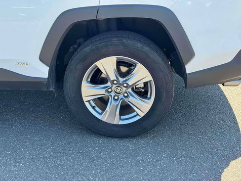 Used 2025 Toyota RAV4 XLE AWD/4WD image 11