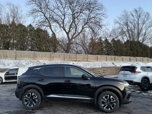 New 2026 Nissan Kicks SV w/ SV Premium Package image 3