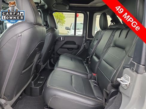 Used 2023 Jeep Wrangler Unlimited Sahara w/ Cold Weather Group AWD/4WD image 10