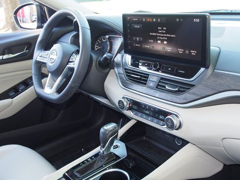 Used 2023 Nissan Altima 2.5 SL AWD/4WD image 10