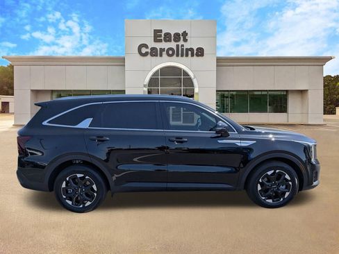 Used 2025 Kia Sorento S FWD image 2
