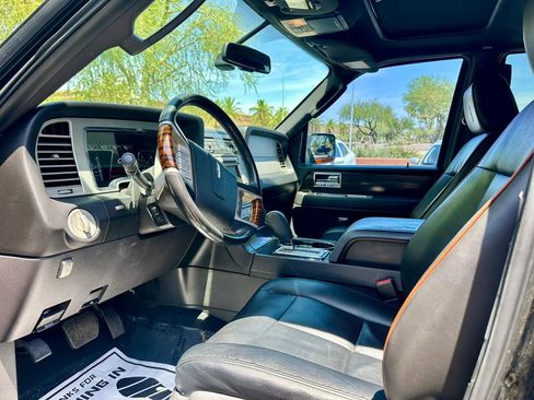 Used 2007 Lincoln Navigator 2WD image 9