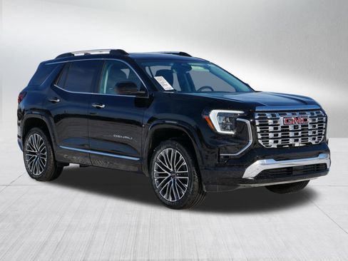 New 2026 GMC Terrain Denali w/ LPO, Black Badging Package image 3