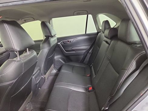 Used 2019 Toyota RAV4 LE w/ Carpet Mat Package AWD/4WD image 15