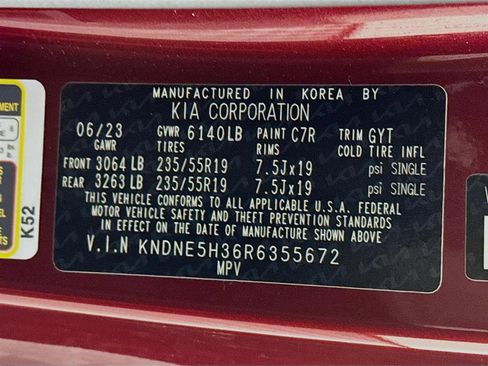 Certified 2024 Kia Carnival SX image 33