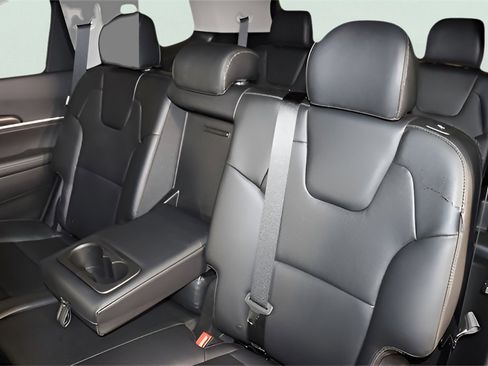 Used 2024 Kia Telluride LX image 21