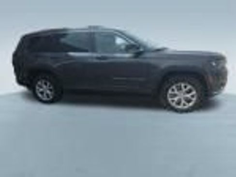 Used 2022 Jeep Grand Cherokee L Limited AWD/4WD image 6