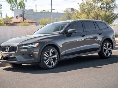 Used 2025 Volvo V60 B5 Cross Country Plus