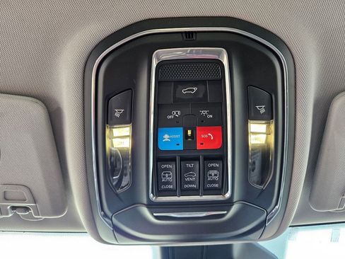 Used 2021 Jeep Grand Cherokee L Limited image 18