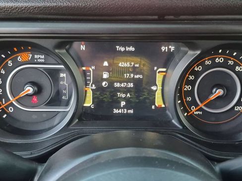 Used 2025 Jeep Wrangler Unlimited Sport AWD/4WD image 16