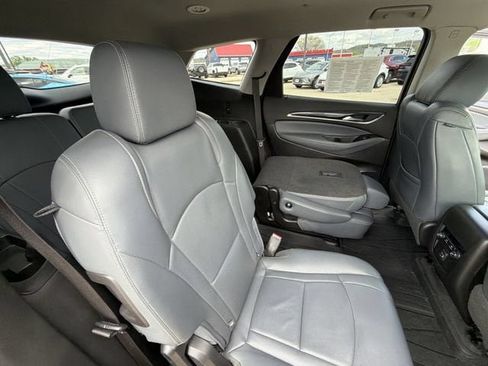 Used 2019 Buick Enclave Essence AWD/4WD image 29