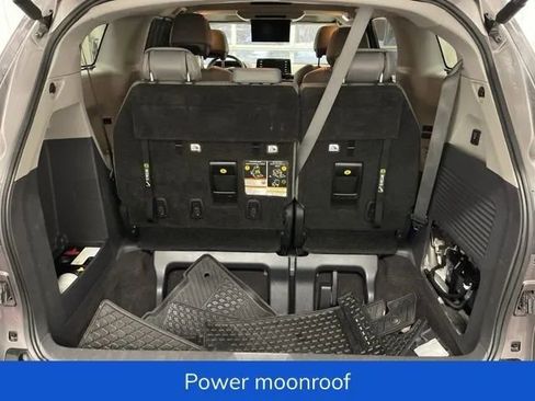 Used 2022 Toyota Sienna Limited image 14